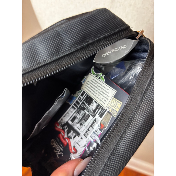 Like new TUMI Black & Gray Toiletry Bag One Size travel bag luggage designer - Picture 6 of 9